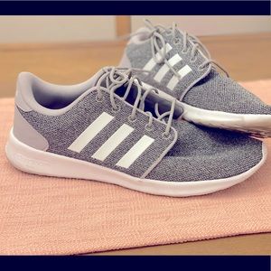 Adidas Women’s Sz 10 Shoe